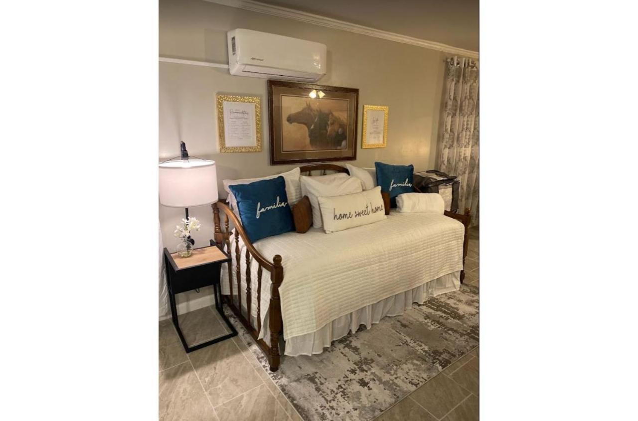 Stunning Cozy Downtown Guesthouse San Antonio Luaran gambar