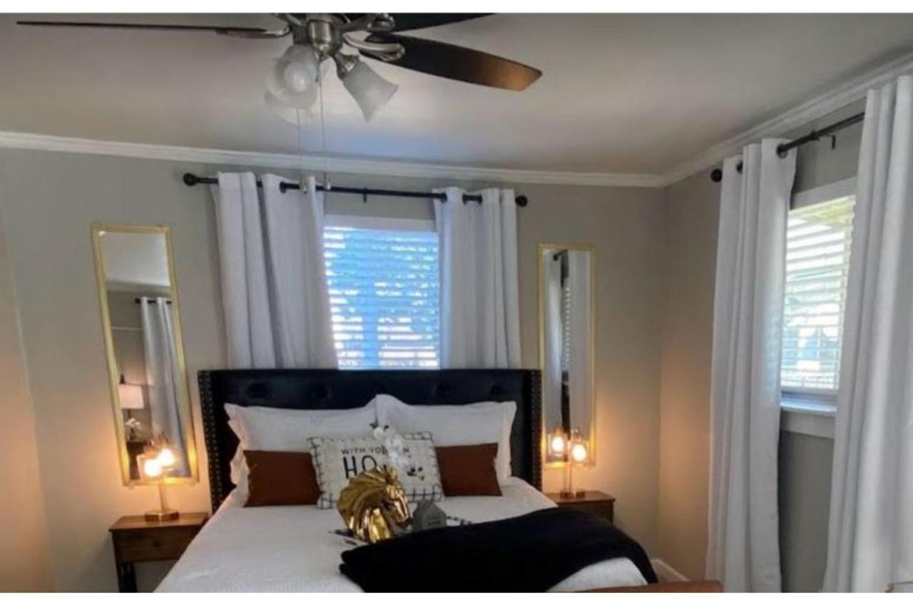 Stunning Cozy Downtown Guesthouse San Antonio Luaran gambar